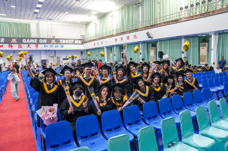 113學年度畢業典禮進修-2