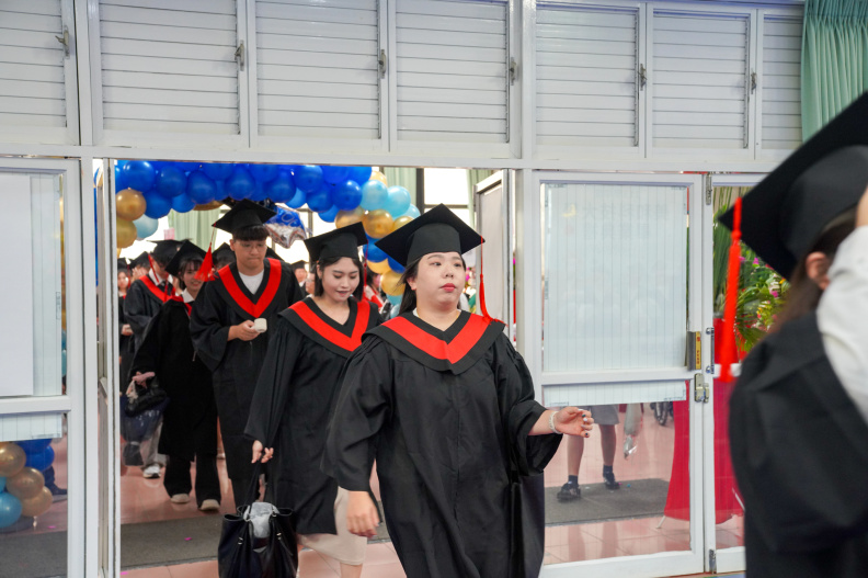 113學年度畢業典禮進修-11