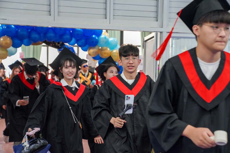 113學年度畢業典禮進修-12