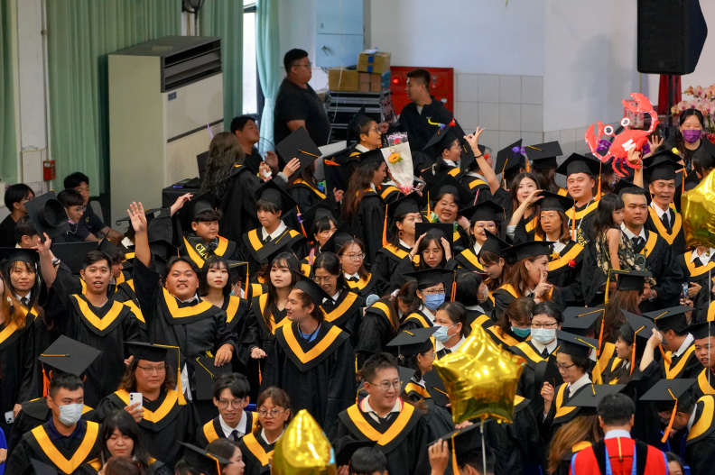 113學年度畢業典禮進修特寫鏡-91