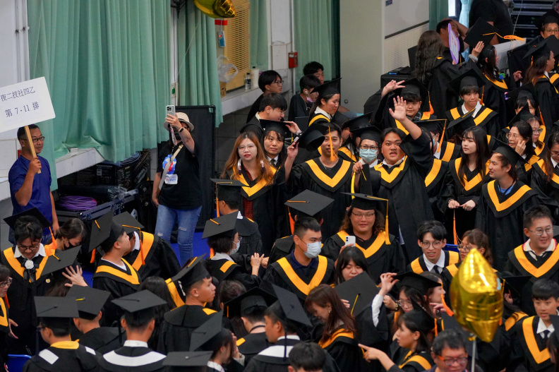 113學年度畢業典禮進修特寫鏡-90